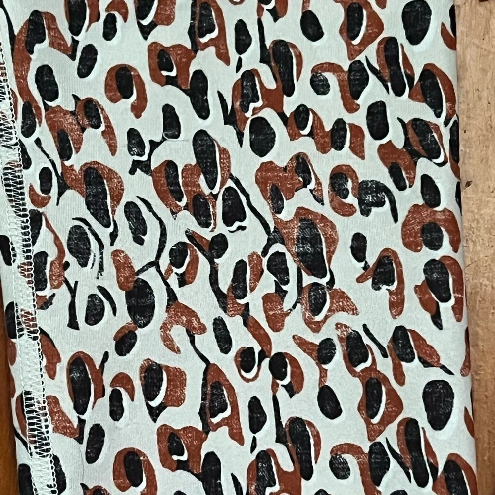Anthropologie Daily Practice women’s yoga pants EUC size medium